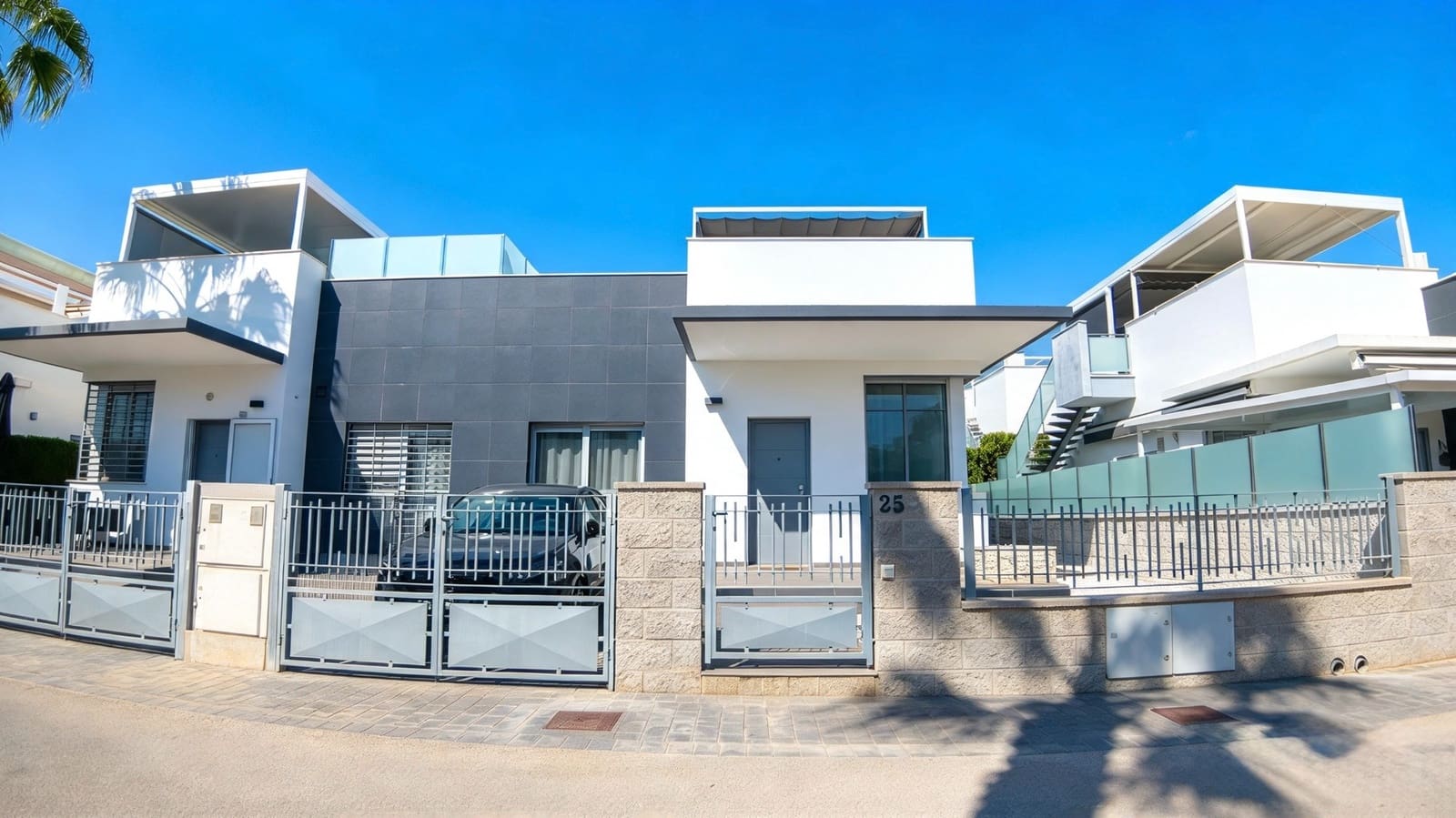 3 quarto Moradia Geminada para venda em Pueblo Bravo com piscina garagem - 299 000 € (Ref: 10161781)