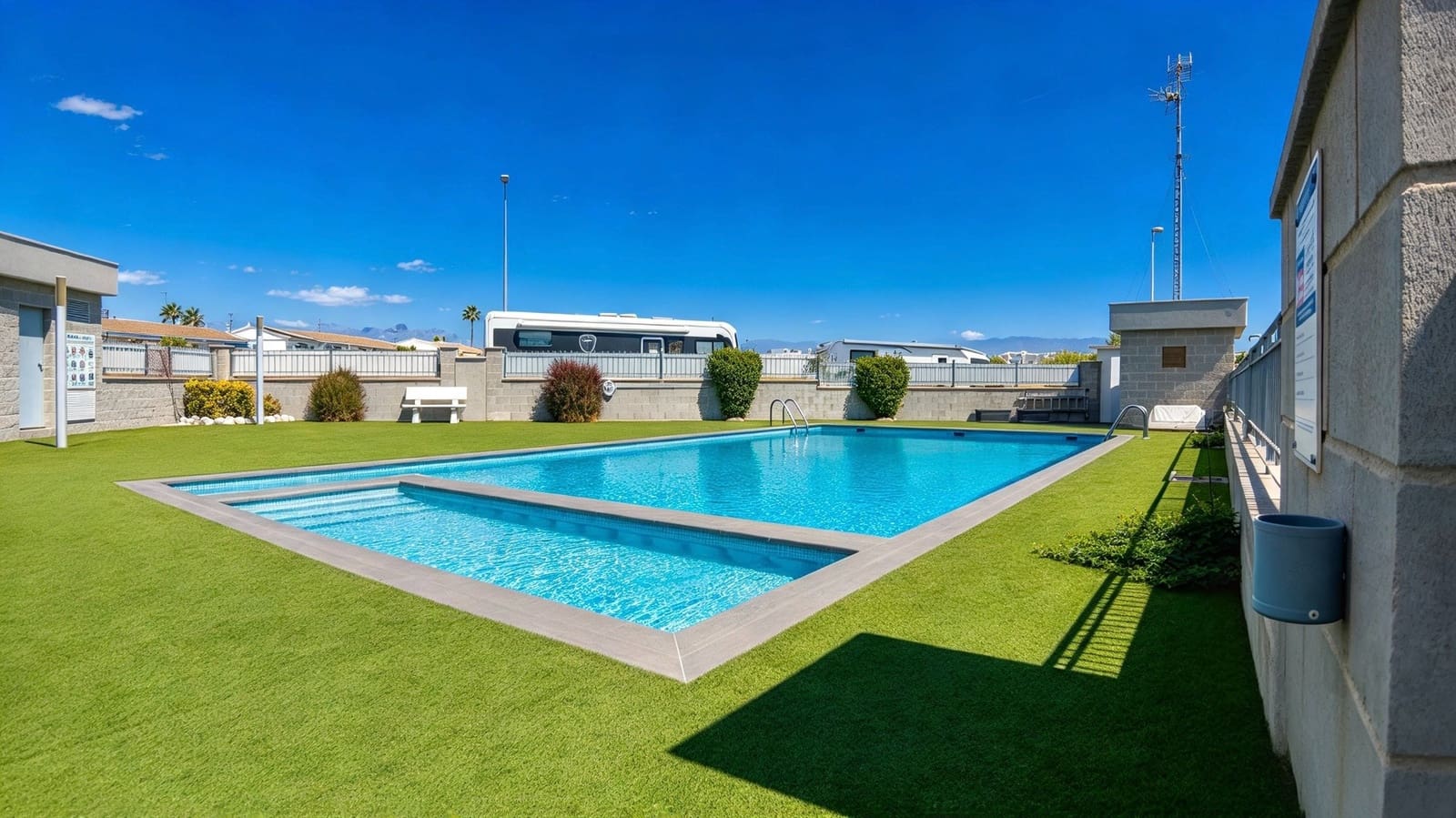3 quarto Moradia Geminada para venda em Pueblo Bravo com piscina garagem - 299 000 € (Ref: 10161781)