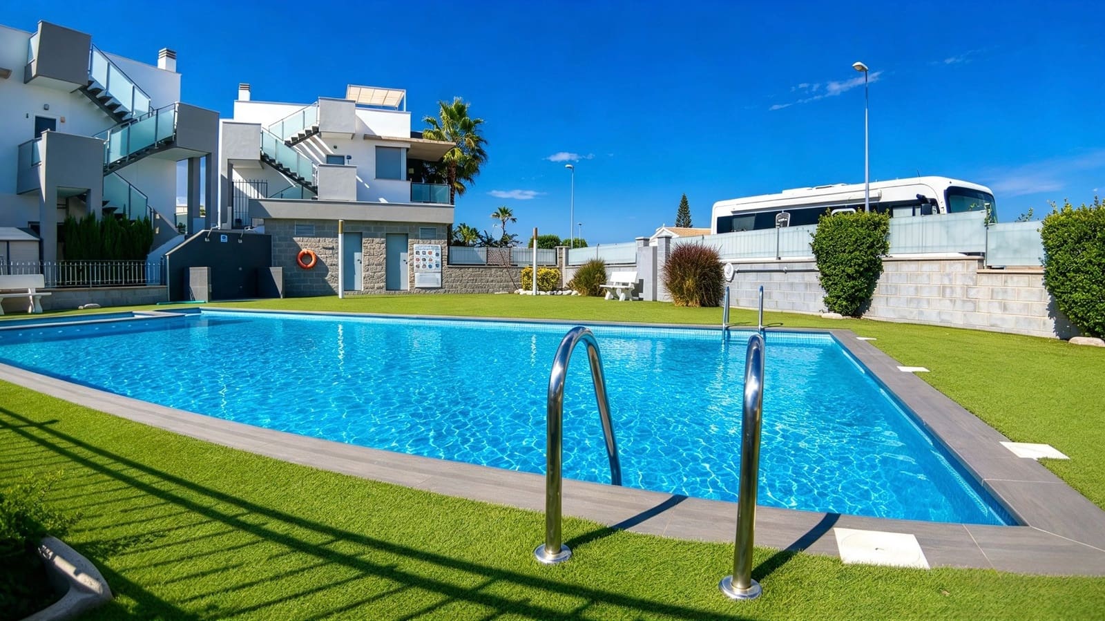 3 quarto Moradia Geminada para venda em Pueblo Bravo com piscina garagem - 299 000 € (Ref: 10161781)