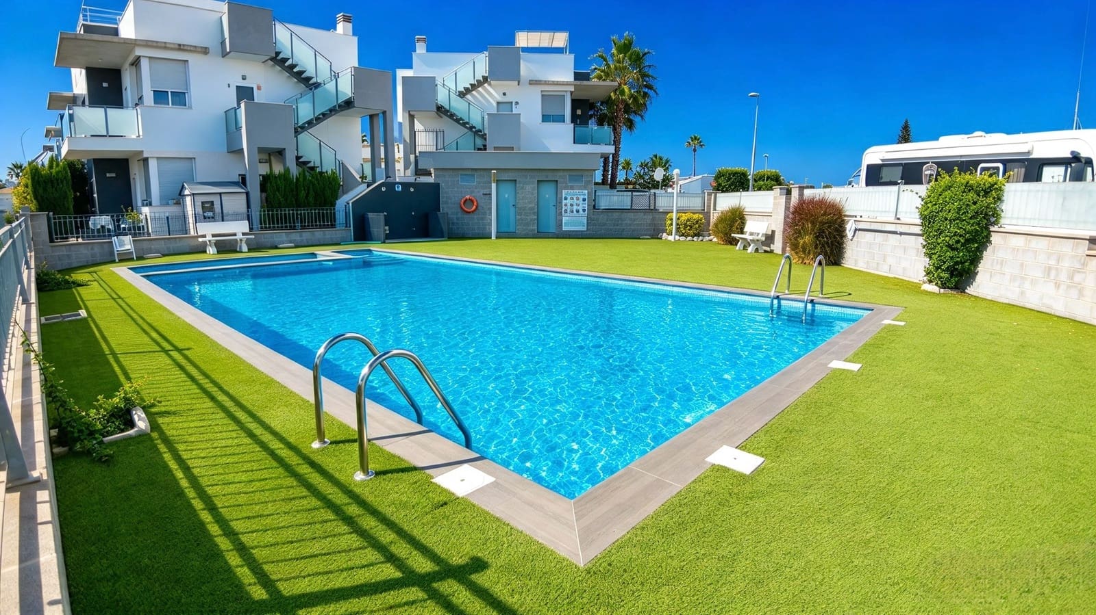3 quarto Moradia Geminada para venda em Pueblo Bravo com piscina garagem - 299 000 € (Ref: 10161781)