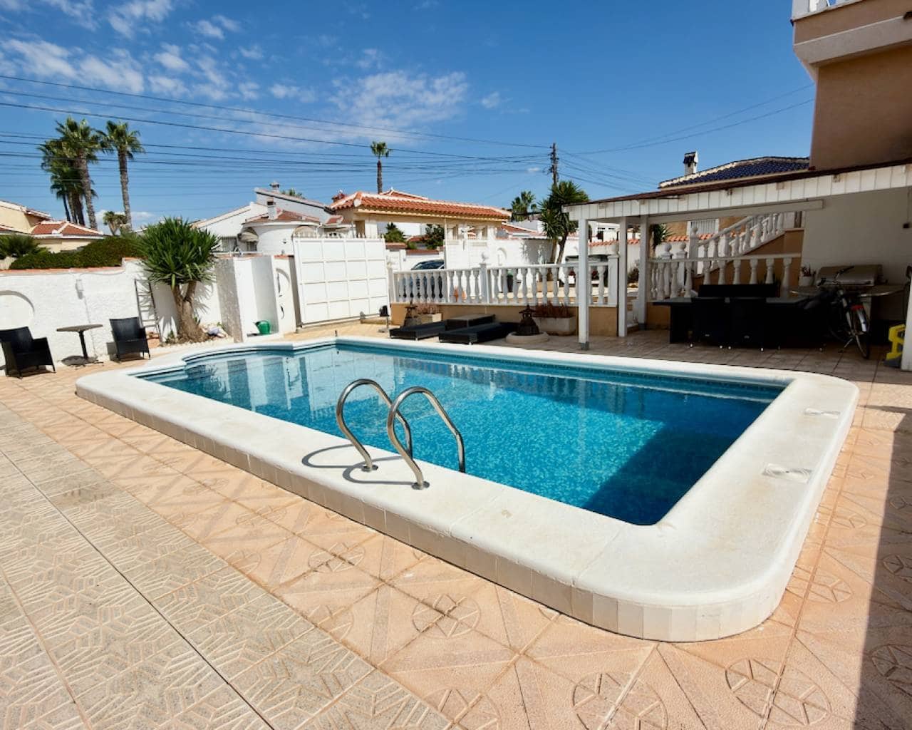 4 bedroom Villa for sale in Ciudad Quesada with pool - € 540,000 (Ref: 10161785)
