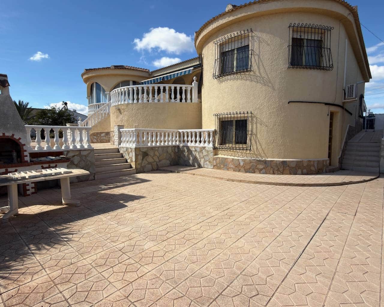 3 Zimmer Villa zu verkaufen in Ciudad Quesada mit Pool - 600.000 € (Ref: 10161786)