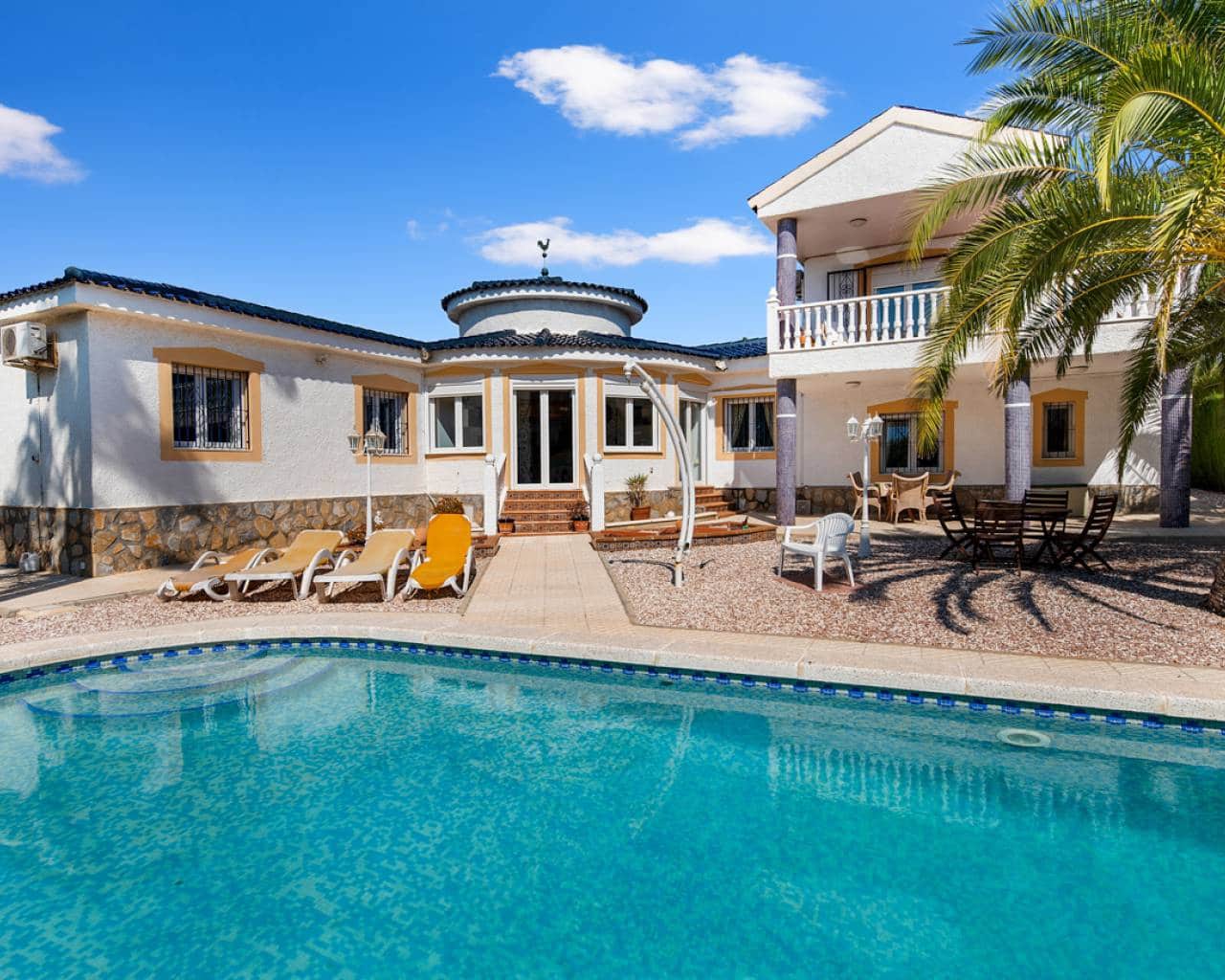 4 bedroom Villa for sale in Ciudad Quesada with pool garage - € 580,000 (Ref: 10161799)