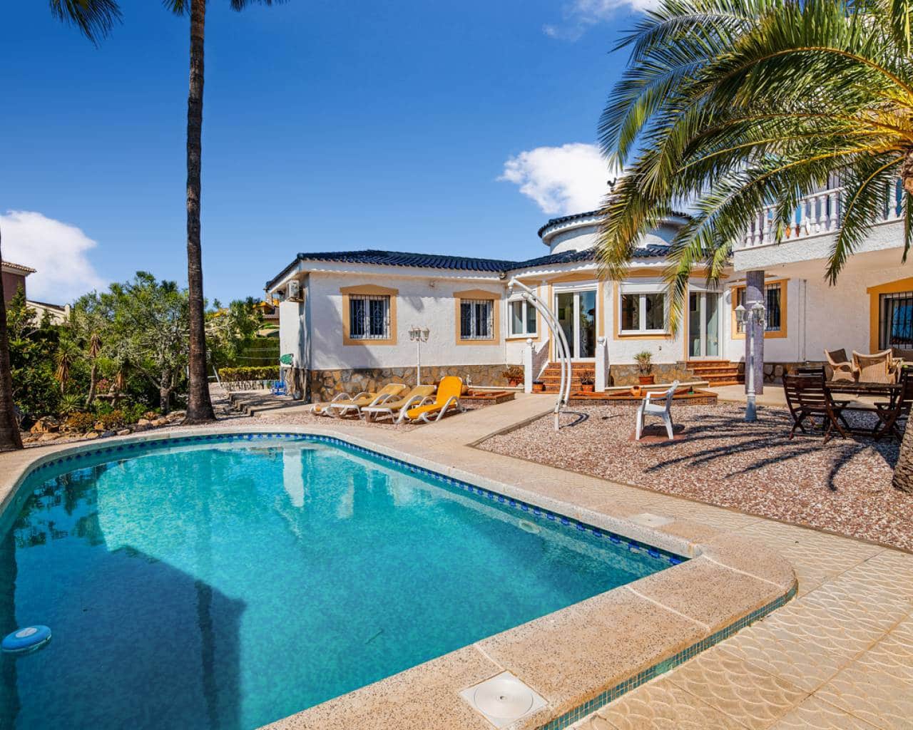 4 bedroom Villa for sale in Ciudad Quesada with pool garage - € 580,000 (Ref: 10161799)