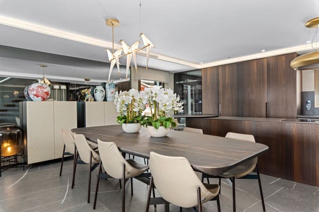 6 chambre Maison de Ville à vendre à Guardamar Playa, Guardamar del Segura - 1 350 000 € (Ref: 7635841)