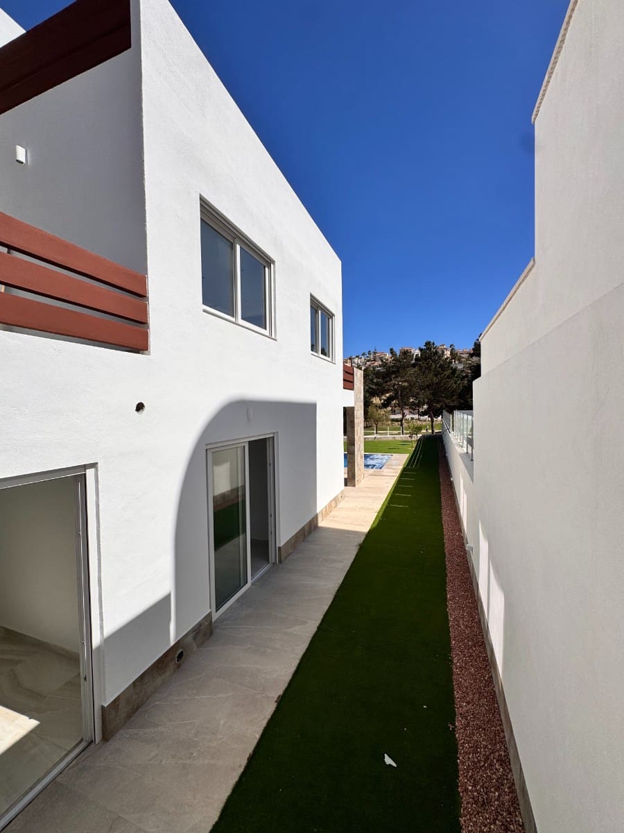 3 soveværelse Villa til salg i Rojales med swimmingpool - € 852.000 (Ref: 8426977)