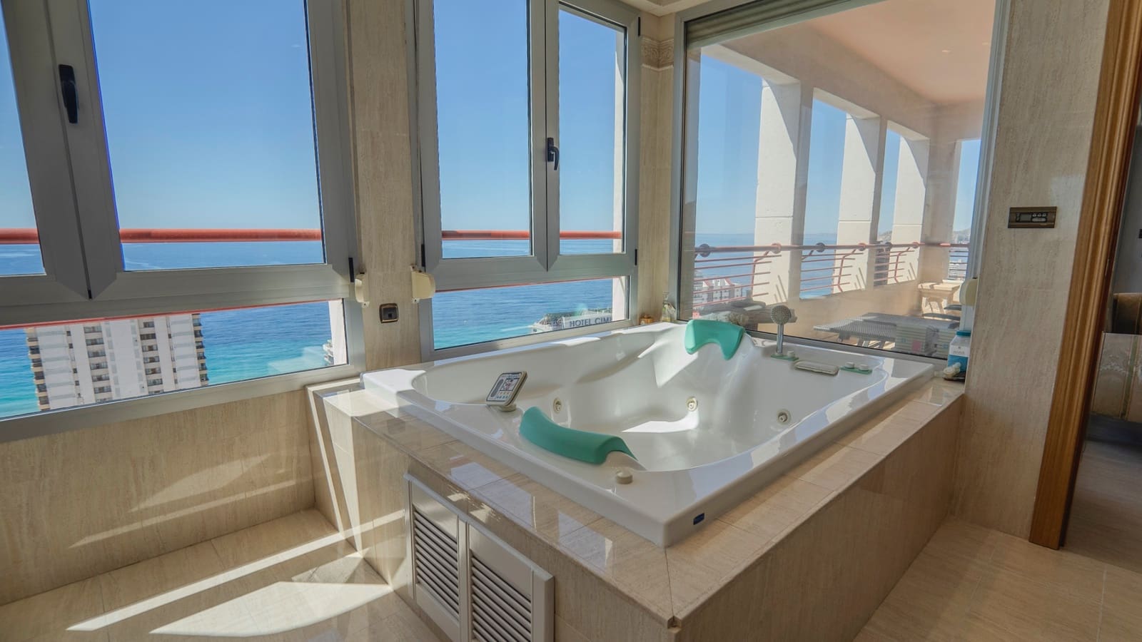 5 soveværelse Lejlighed til salg i Benidorm med swimmingpool - € 1.700.000 (Ref: 8427417)