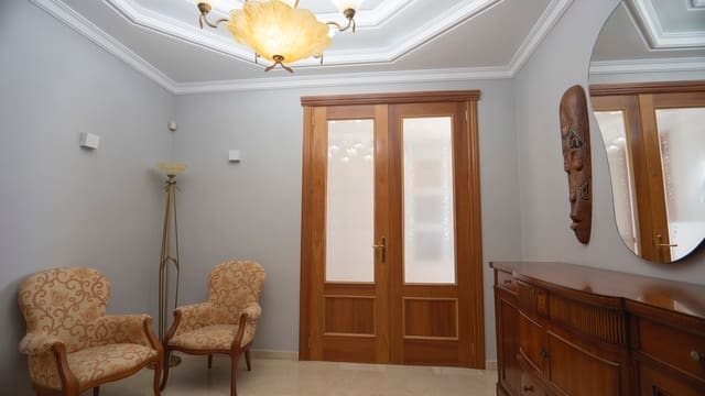 5 bedroom Apartment for sale in Playa Levante, Benidorm with pool - € 1,700,000 (Ref: 8427417)