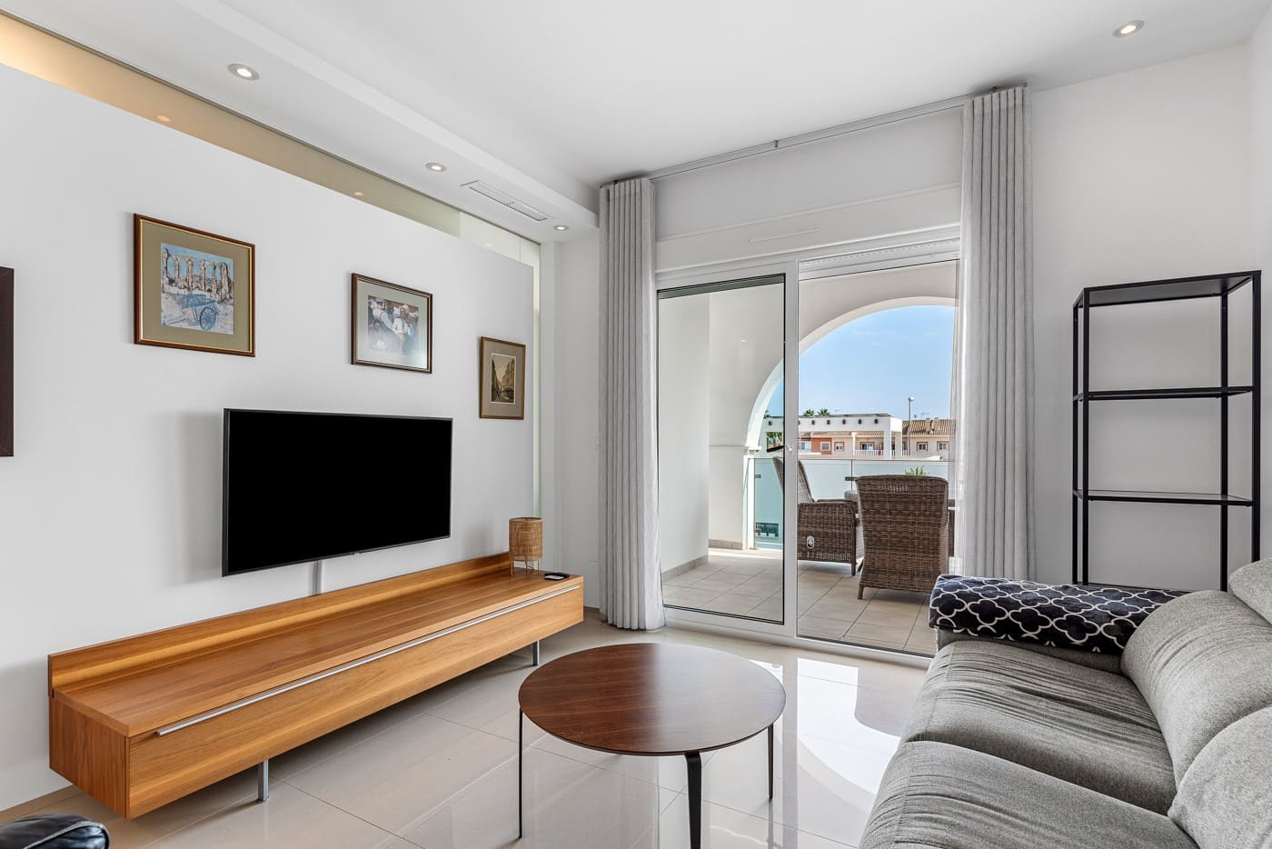 3 slaapkamer Appartement te koop in Dona Pepa met zwembad - € 330.000 (Ref: 8747829)