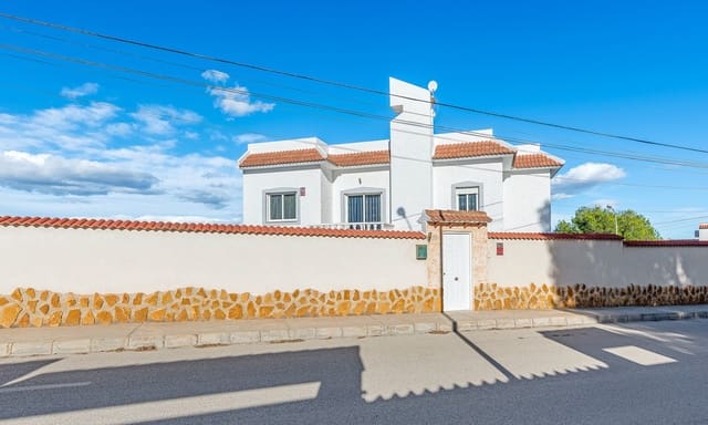 6 soverom Villa til salgs i San Miguel de Salinas med svømmebasseng - € 699 000 (Ref: 8747830)