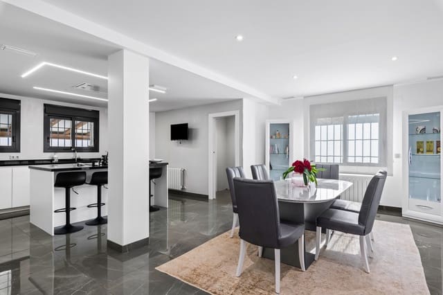 5 slaapkamer Villa te koop in Alicante stad met zwembad - € 1.365.000 (Ref: 8822063)