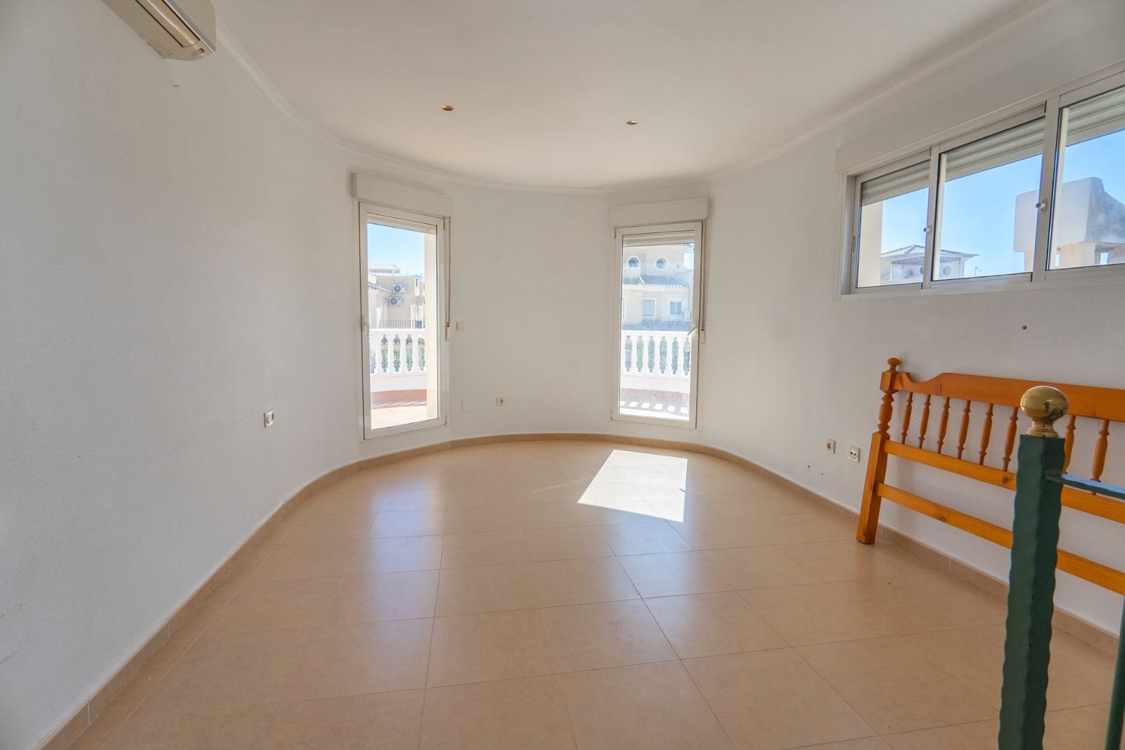 4 bedroom Villa for sale in Ciudad Quesada with pool - € 375,000 (Ref: 8842448)