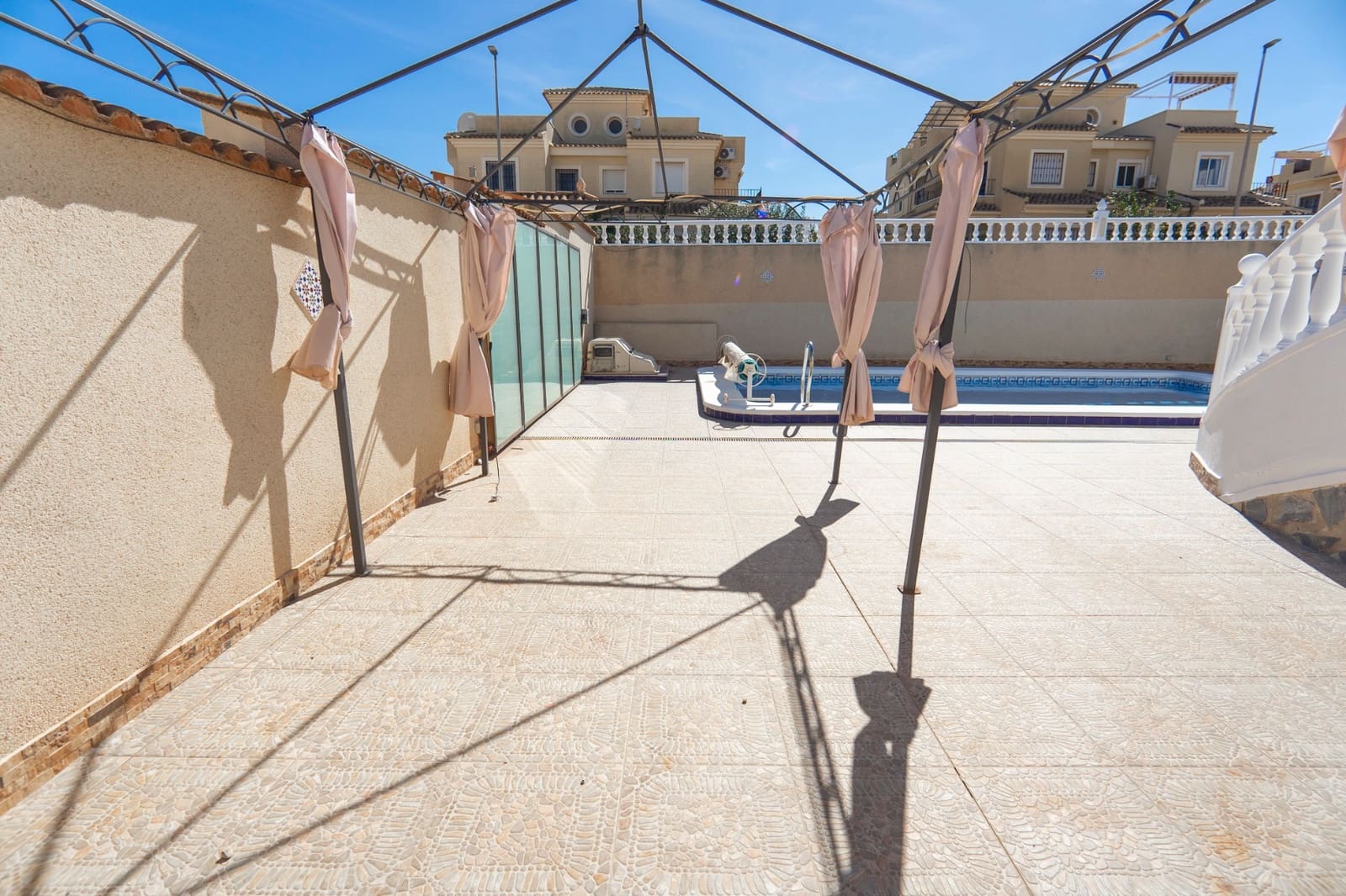 4 bedroom Villa for sale in Ciudad Quesada with pool - € 375,000 (Ref: 8842448)