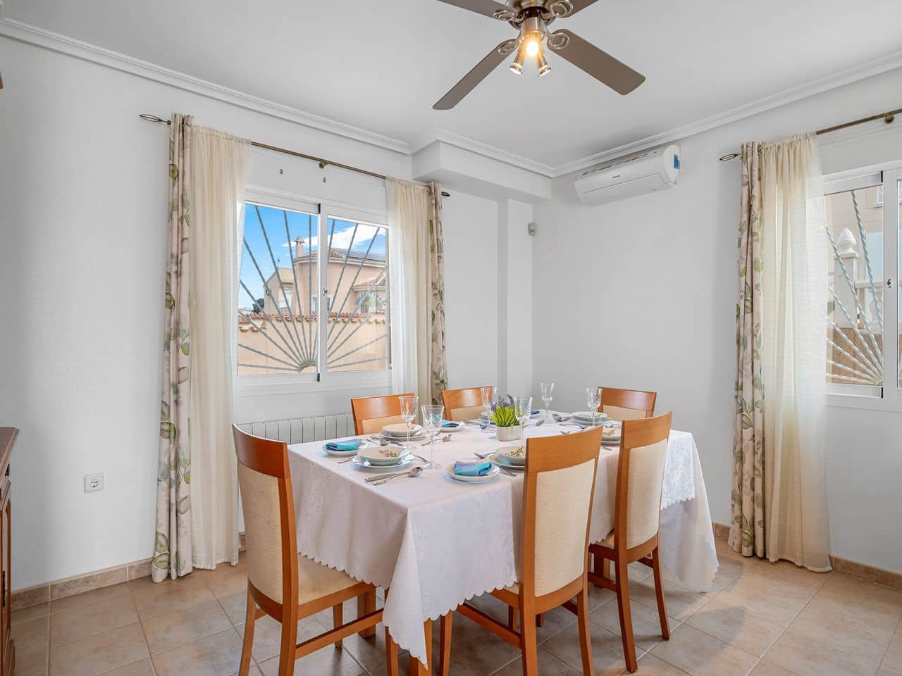 3 bedroom Villa for sale in Rojales with pool - € 455,000 (Ref: 8893021)