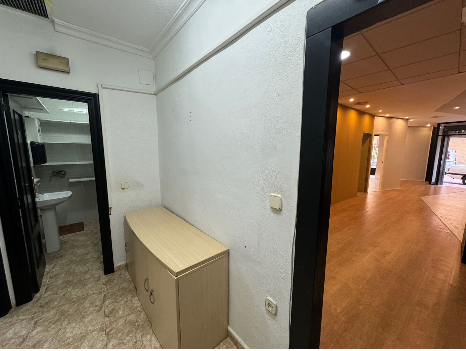 Kommersiell til salgs i Guardamar del Segura - € 222 200 (Ref: 8904733)