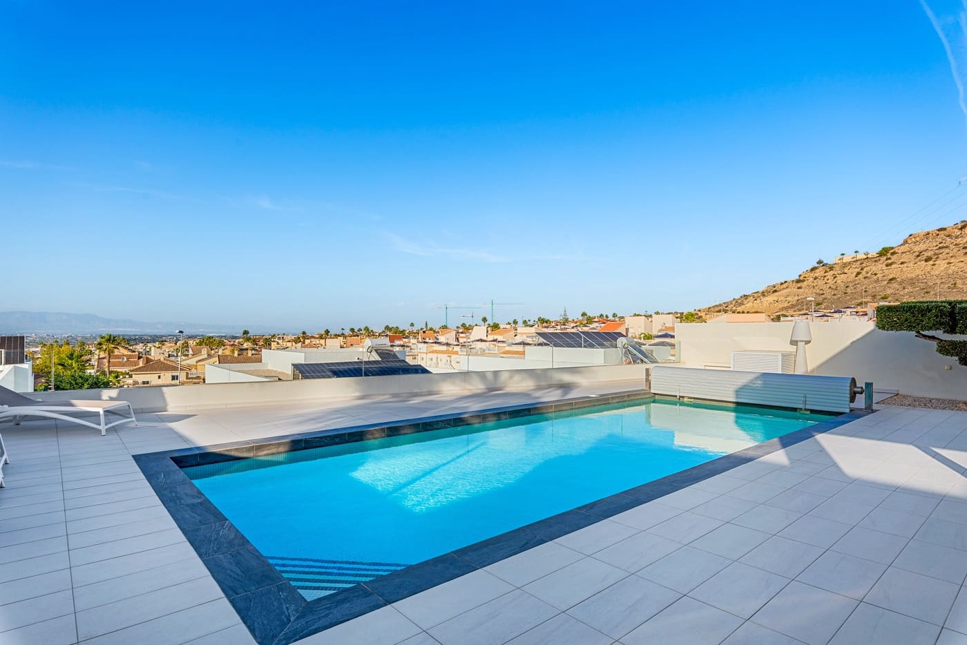 4 soveværelse Villa til salg i Benijofar med swimmingpool - € 699.000 (Ref: 8912873)