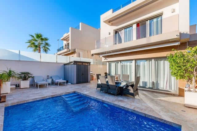 3 bedroom Villa for sale in Villamartin, Orihuela with pool - € 435,000 (Ref: 8912877)