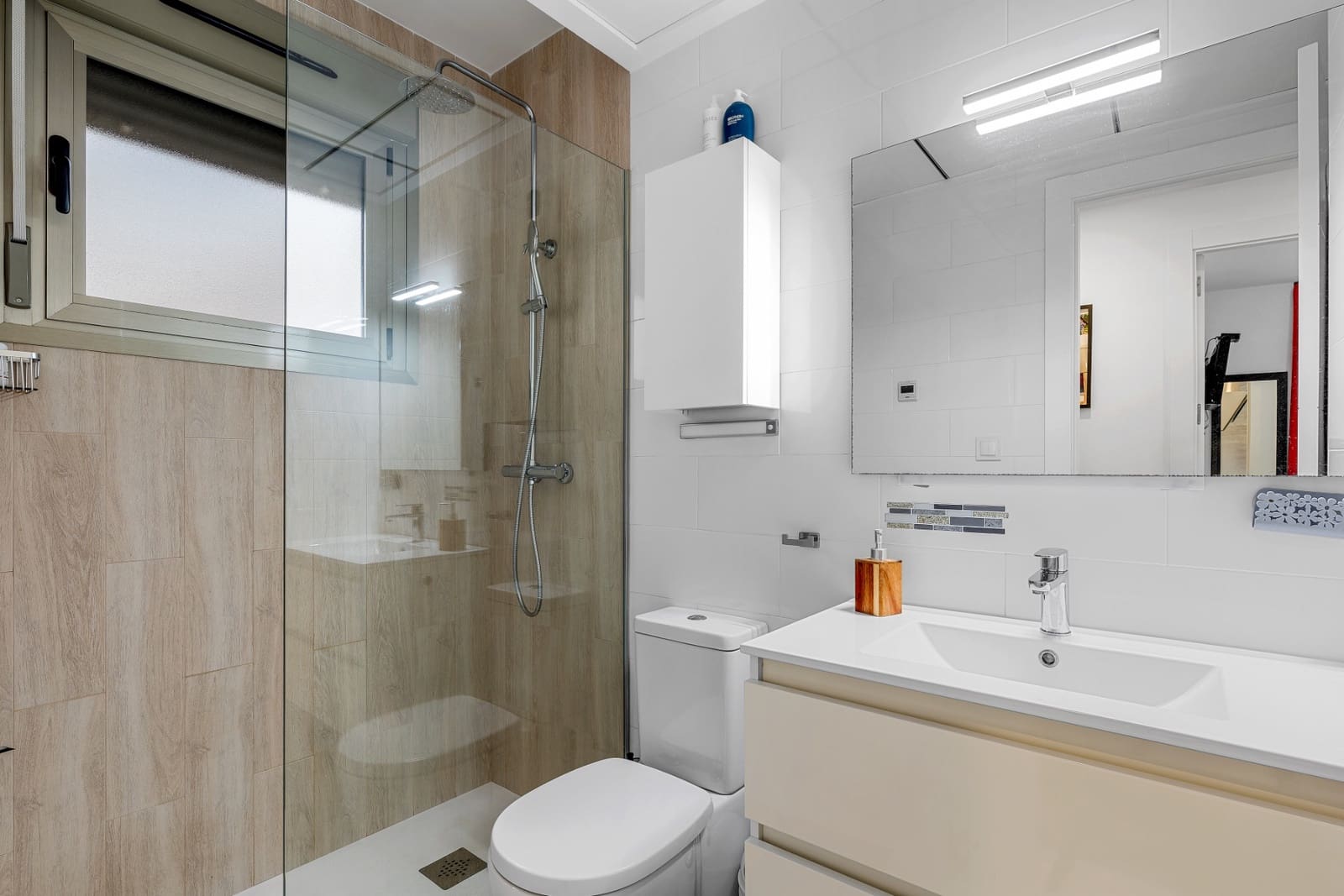 3 bedroom Villa for sale in Villamartin with pool - € 435,000 (Ref: 8912877)