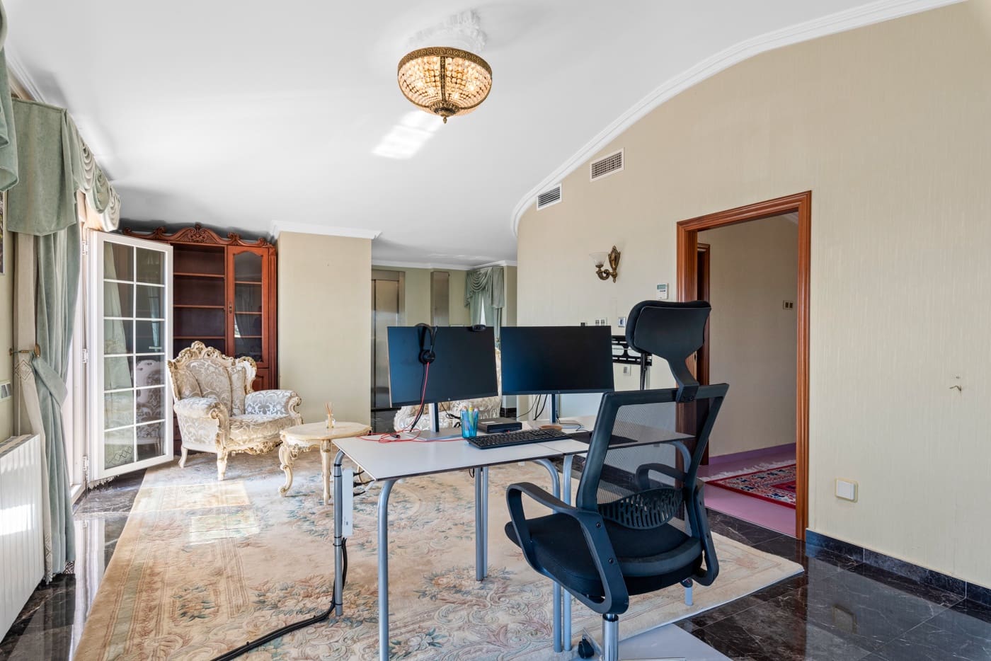 6 bedroom Villa for sale in Playa Flamenca with pool - € 2,095,000 (Ref: 8912896)