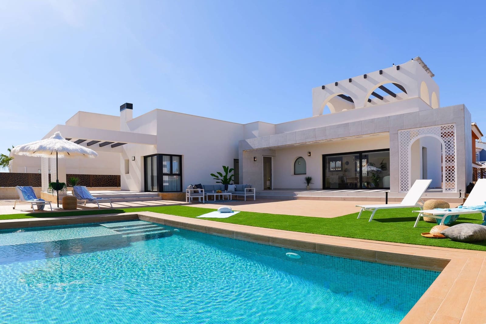 3 bedroom Villa for sale in Ciudad Quesada with pool - € 744,764 (Ref: 8932952)