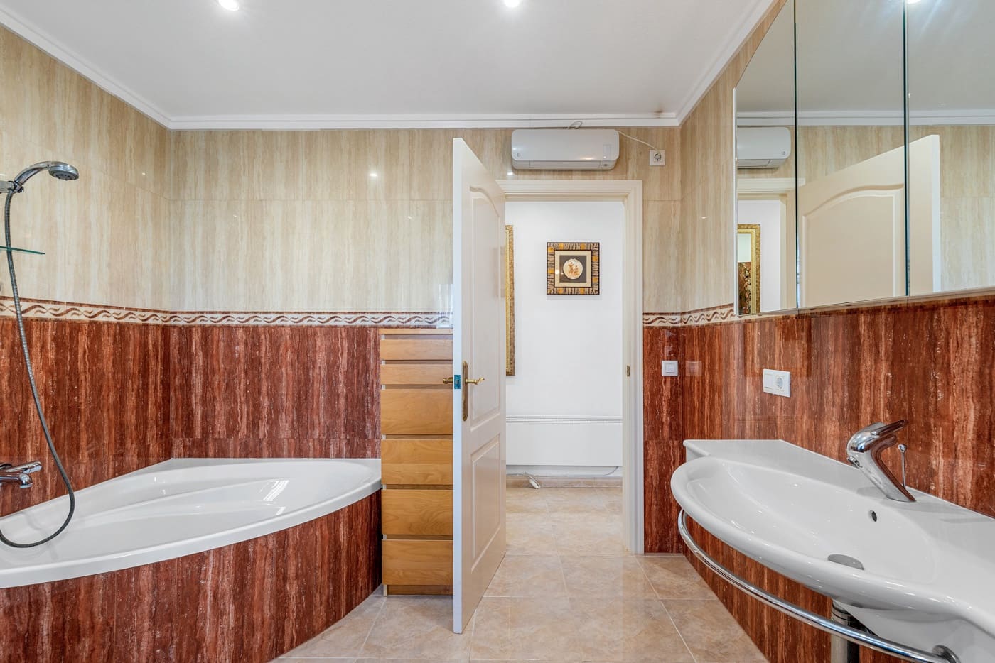 Chalet de 7 habitaciones en Ciudad Quesada en venta con piscina - 750.000 € (Ref: 9048664)