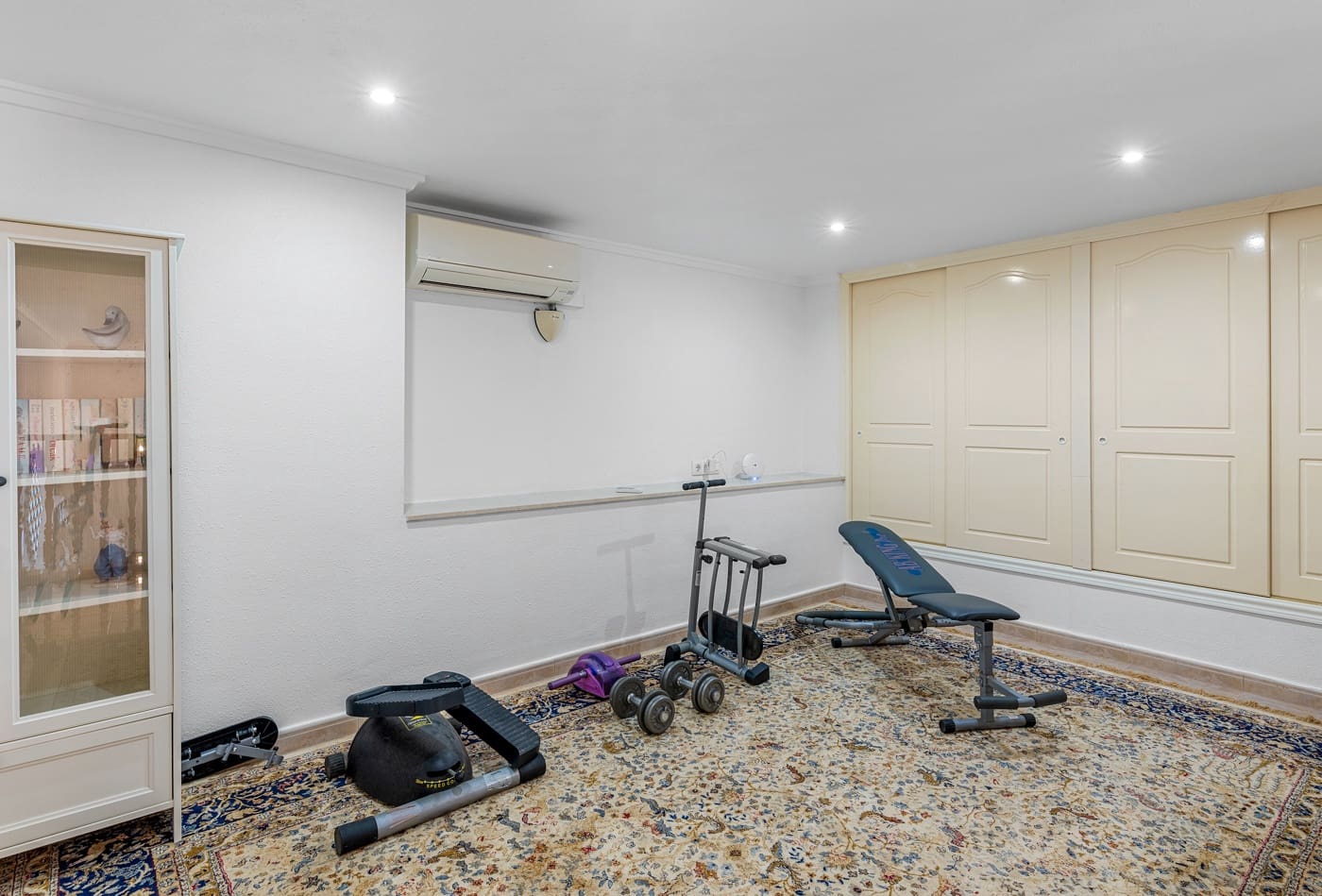 Chalet de 7 habitaciones en Ciudad Quesada en venta con piscina - 750.000 € (Ref: 9048664)