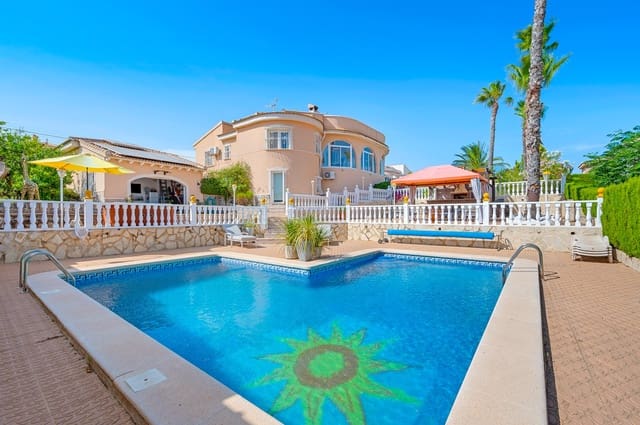5 Zimmer Villa zu verkaufen in Ciudad Quesada, Rojales mit Pool - 630.000 € (Ref: 9081436)