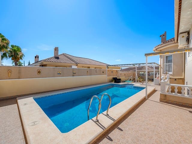 5 bedroom Villa for sale in Benimar, Benijófar with pool - € 399,000 (Ref: 9095168)