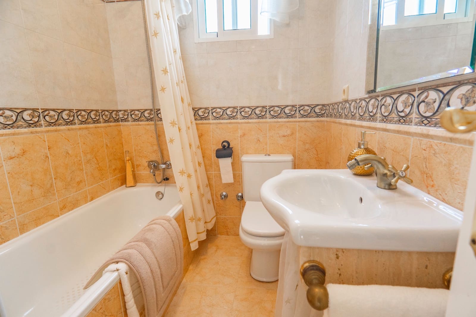 5 quarto Moradia para venda em Ciudad Quesada com piscina - 350 000 € (Ref: 9123538)