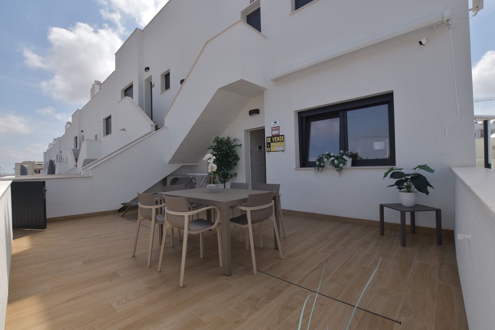 2 slaapkamer Appartement te koop in Los Balcones met zwembad - € 299.995 (Ref: 9181929)