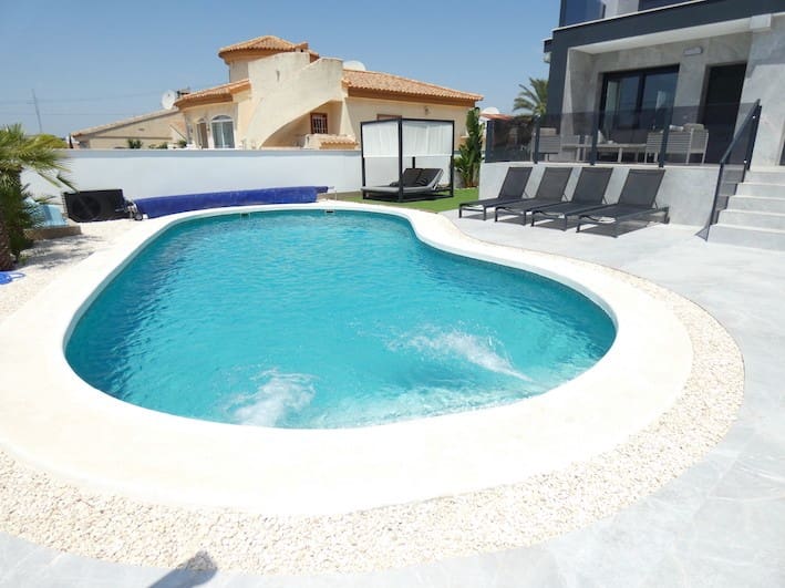 4 bedroom Villa for sale in Ciudad Quesada - € 699,900 (Ref: 9278706)