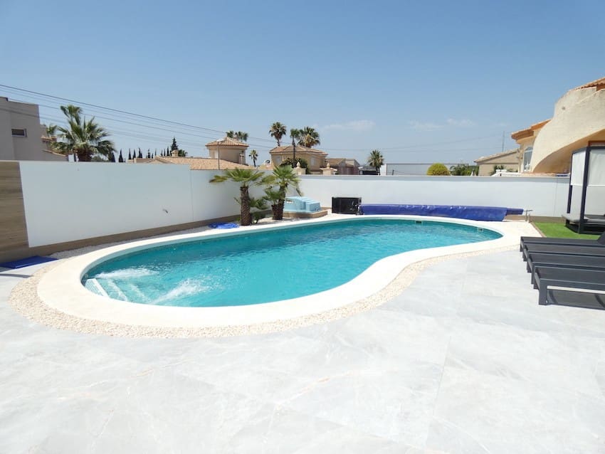 4 bedroom Villa for sale in Ciudad Quesada - € 699,900 (Ref: 9278706)