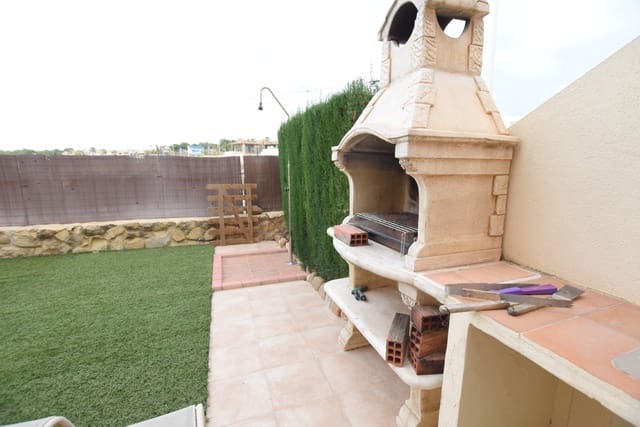 3 bedroom Townhouse for sale in Algorfa with pool - € 195,000 (Ref: 9335593)