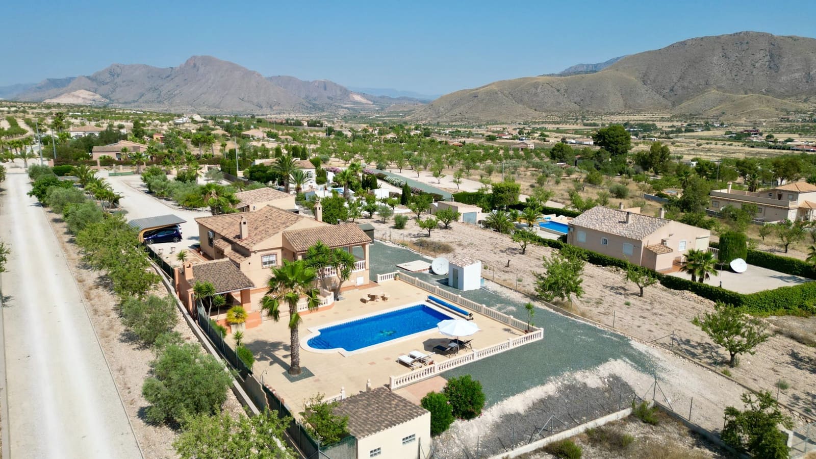 5 soveværelse Villa til salg i Hondon de los Frailes med swimmingpool - € 440.000 (Ref: 9360773)
