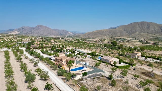 5 bedroom Villa for sale in Hondón de los Frailes with pool - € 440,000 (Ref: 9360773)