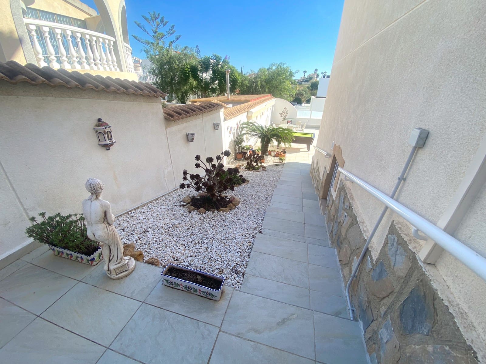 Chalet de 3 habitaciones en Ciudad Quesada en venta con piscina - 575.000 € (Ref: 9371172)