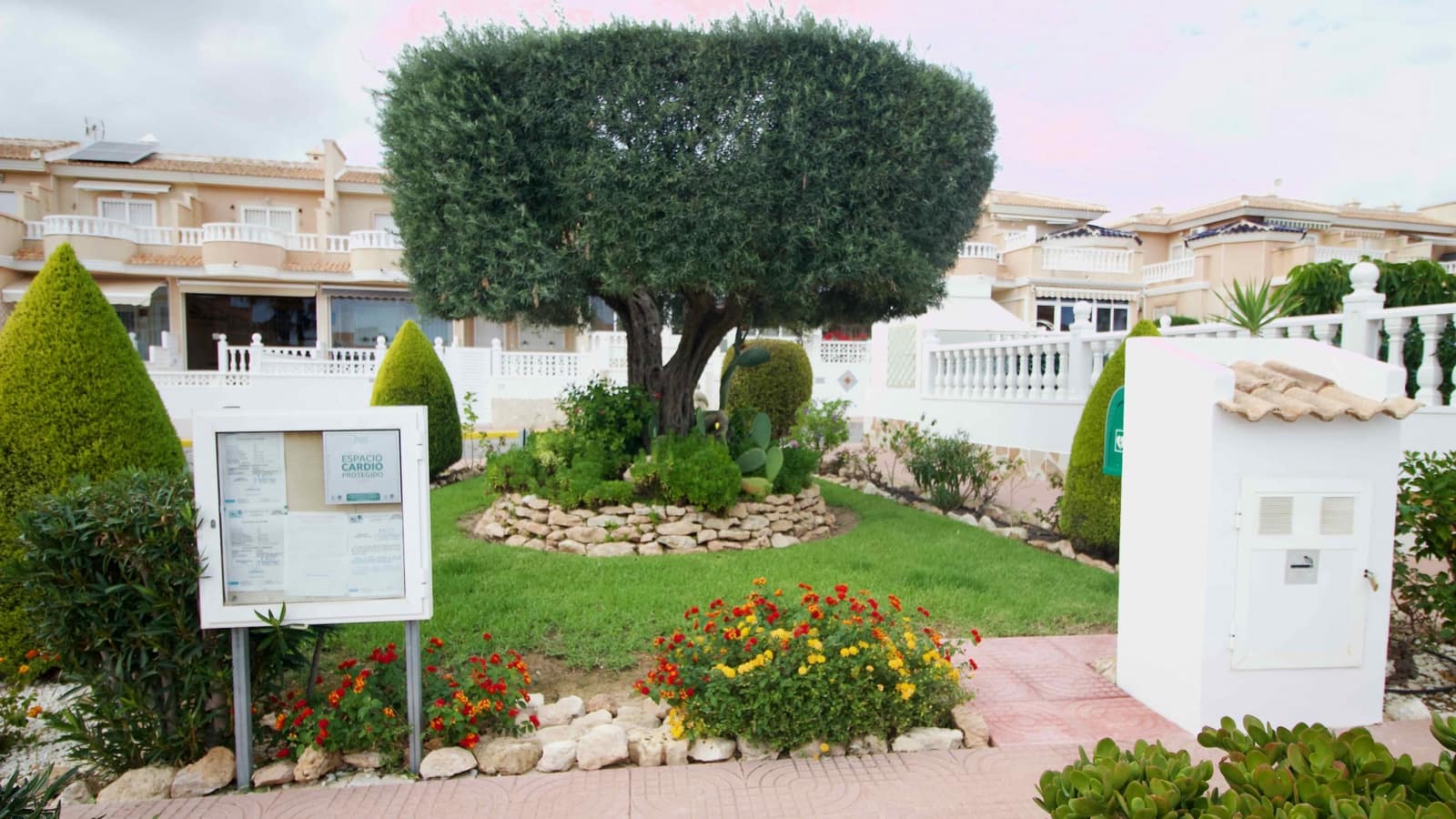 3 bedroom Villa for sale in Ciudad Quesada with pool - € 272,500 (Ref: 9372139)