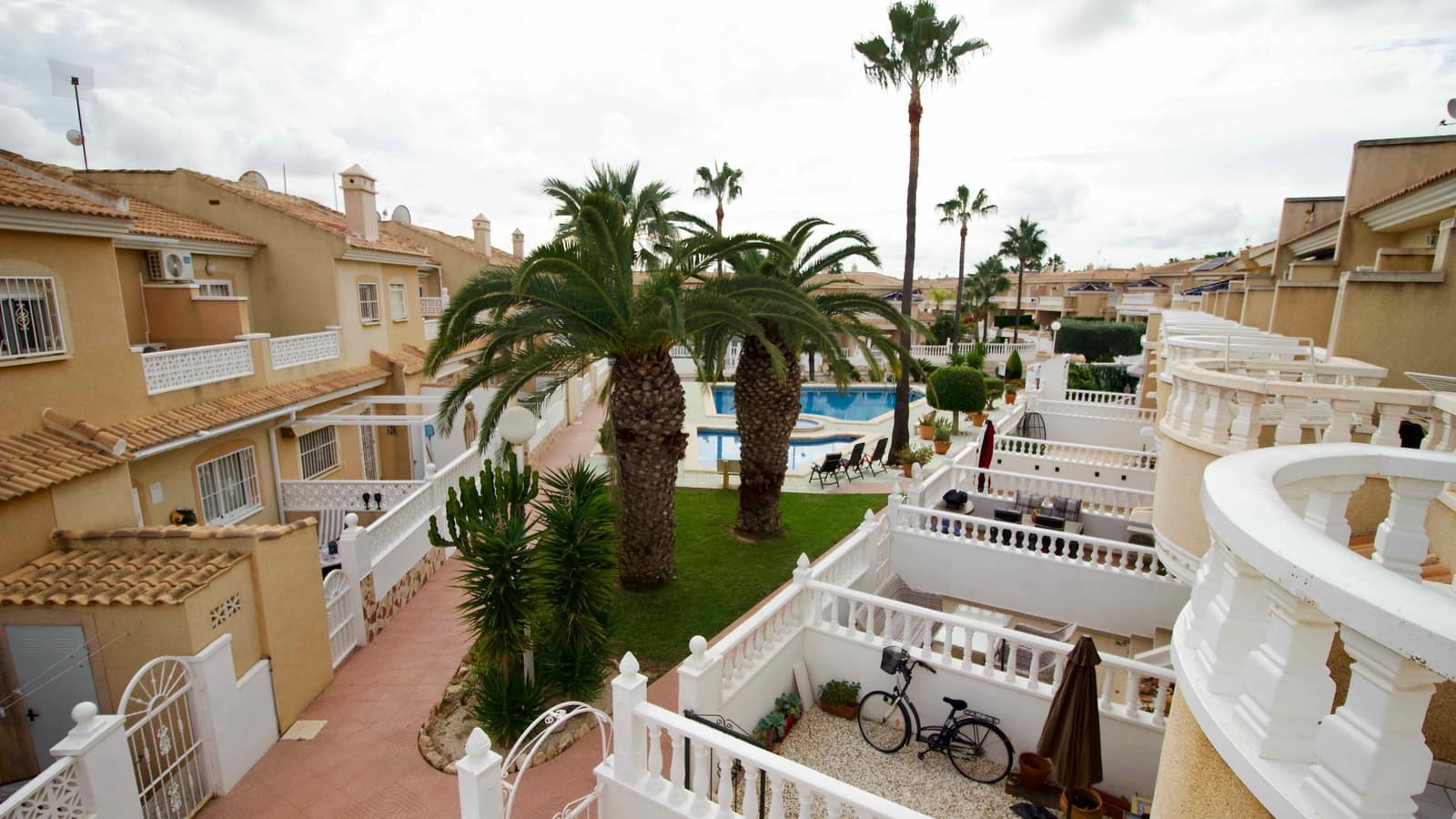 3 bedroom Villa for sale in Ciudad Quesada with pool - € 272,500 (Ref: 9372139)