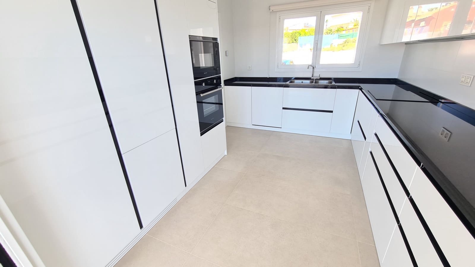 Villa for sale in La Marina with pool - € 1,590,000 (Ref: 9372259)