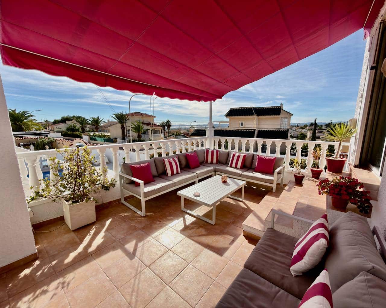 4 quarto Moradia para venda em Ciudad Quesada com piscina - 485 000 € (Ref: 9379446)