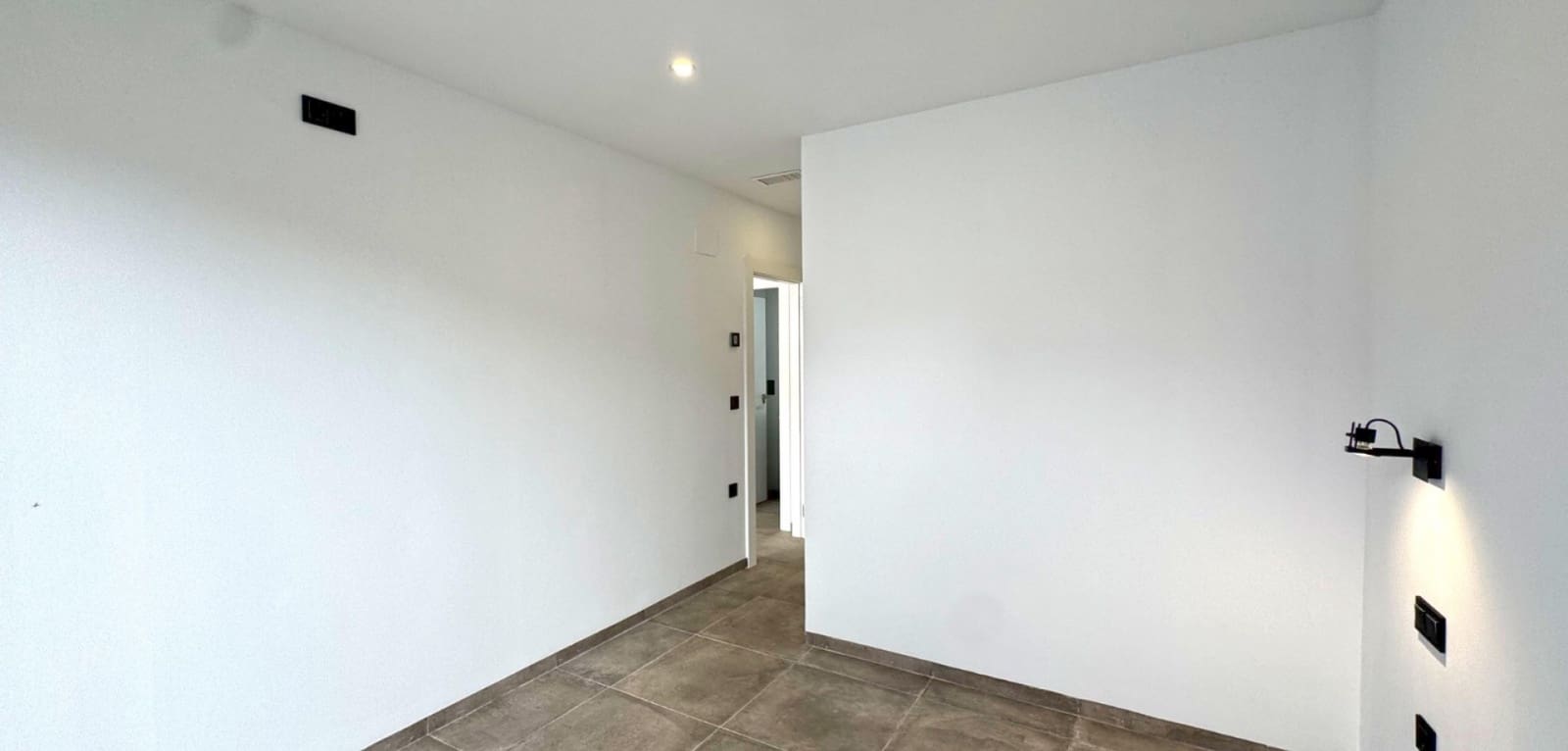 4 bedroom Villa for sale in Torrevieja with pool - € 495,000 (Ref: 9394409)