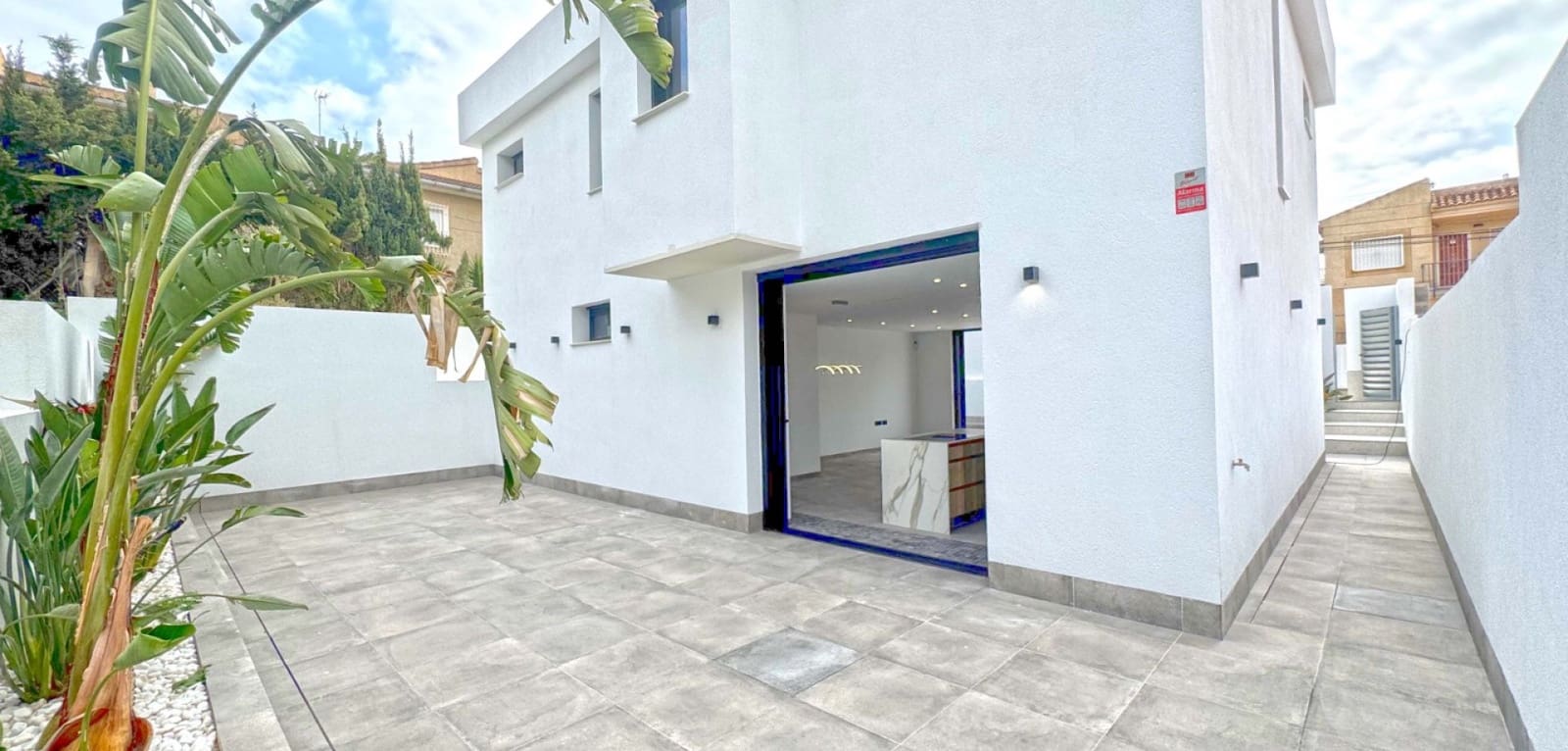 4 bedroom Villa for sale in Torrevieja with pool - € 495,000 (Ref: 9394409)