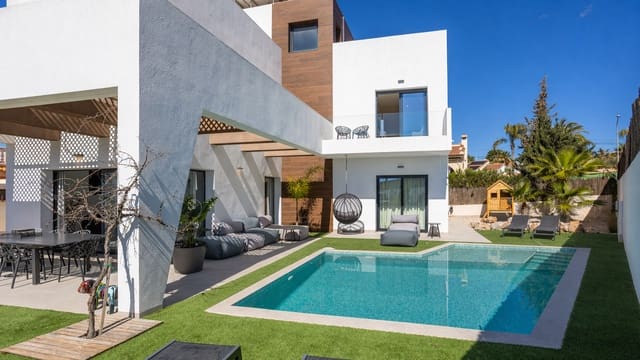 4 Zimmer Villa zu verkaufen in Ciudad Quesada, Rojales mit Pool - 699.000 € (Ref: 9404745)