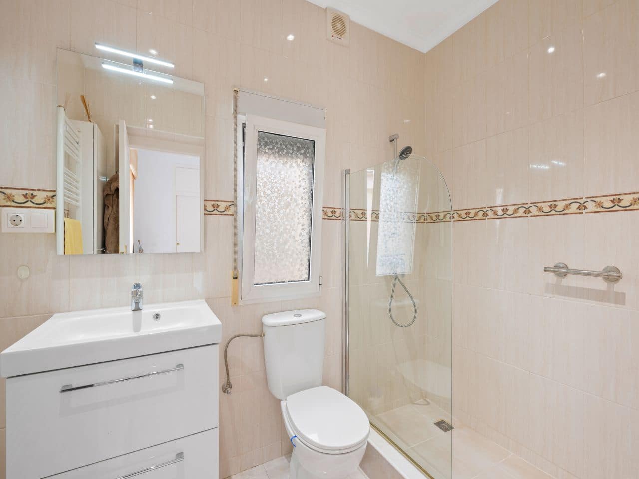 3 makuuhuone Huvila myytävänä paikassa Rojales mukana uima-altaan - 345 000 € (Ref: 9404753)