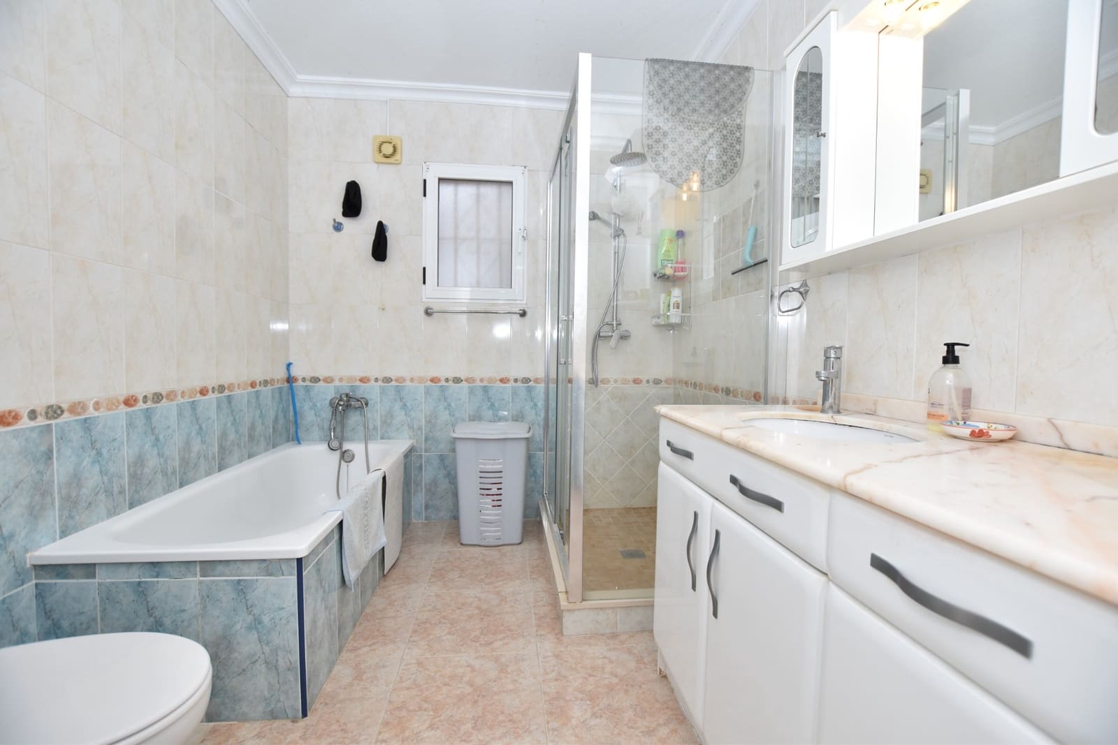 3 bedroom Villa for sale in Algorfa with pool - € 214,995 (Ref: 9409360)