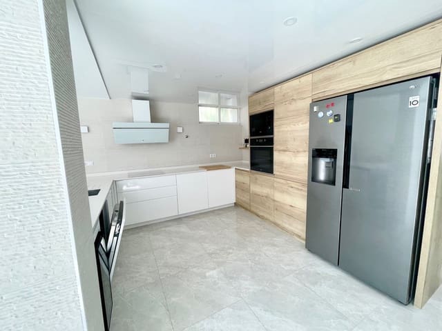 3 slaapkamer Villa te koop in Los Altos met zwembad - € 340.000 (Ref: 9460608)