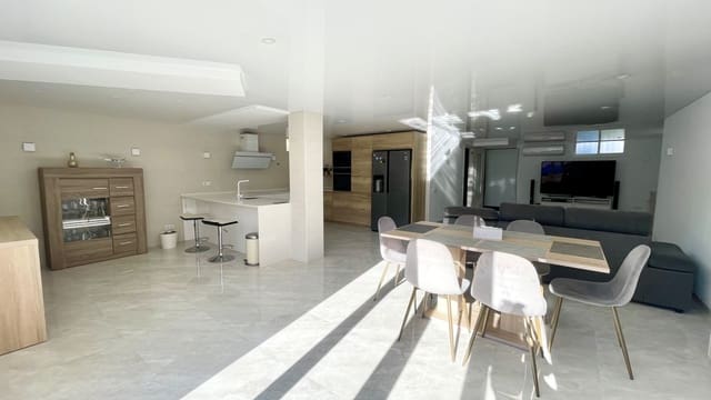 3 slaapkamer Villa te koop in Los Altos met zwembad - € 340.000 (Ref: 9460608)