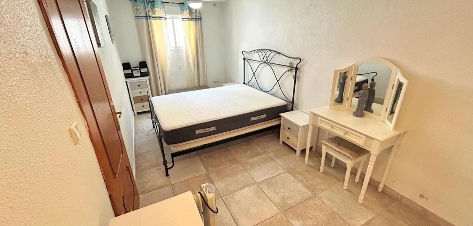 4 soveværelse Byhus til salg i Villamartin med swimmingpool - € 249.900 (Ref: 9546957)