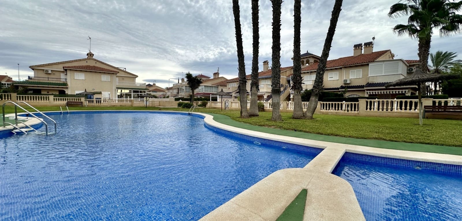 1 bedroom Apartment for sale in Playa Flamenca with pool - € 162,000 (Ref: 9546959)