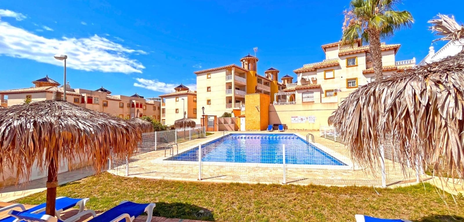 2 Zimmer Apartment zu verkaufen in Orihuela Costa mit Pool - 159.000 € (Ref: 9546960)